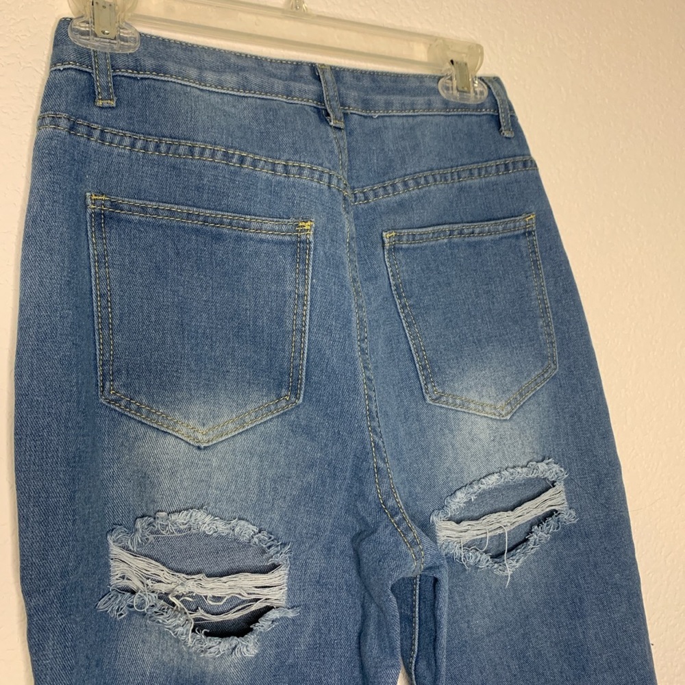 BOOHOO BUM RIP JEANS - Picture 3 of 5